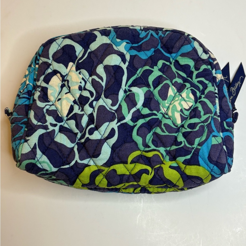 Vera Bradley Katarina Blues Quilted Cosmetic bag blue green - Picture 2 of 7